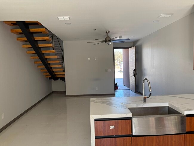 Building Photo - 1303 Leann Rimes Rd