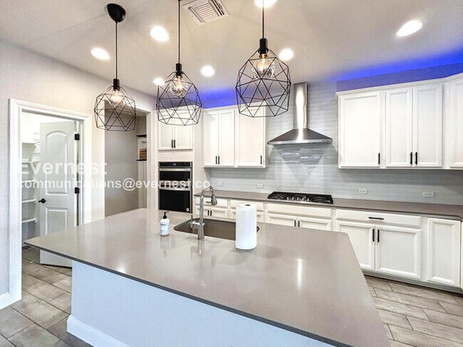 Foto del edificio - PROMO: Get $1,000 OFF the first month’s rent when you sign the lease today! / 5 Bed/4 Bath Home w...