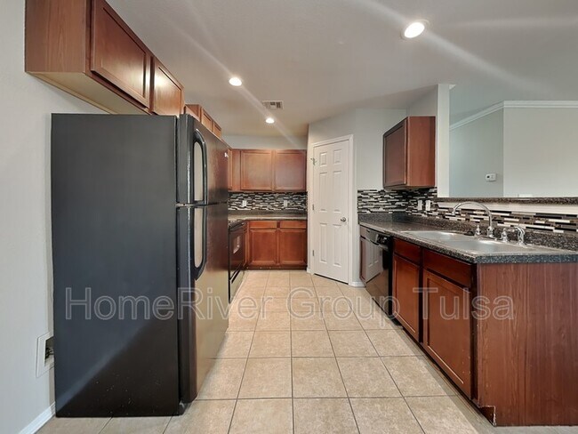Building Photo - 5808 N 34th St