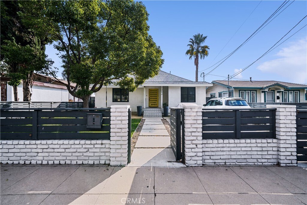 Foto principal - 242 Thorne St