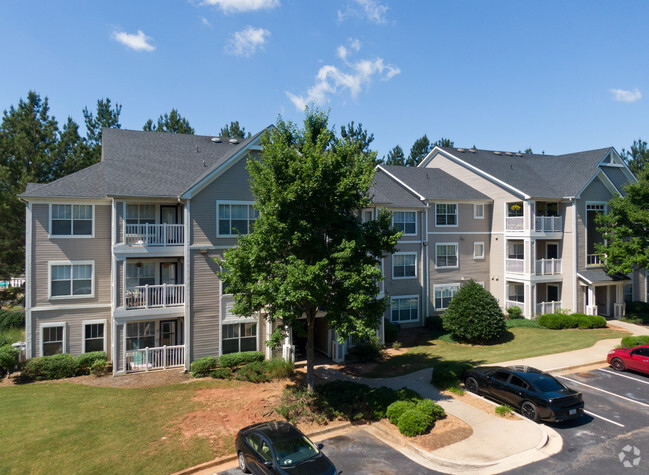 Building Photo - The Glen at Lanier Crossing