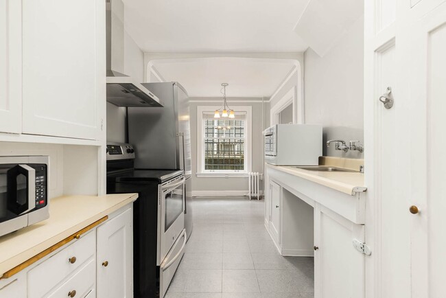 Building Photo - 321 Boylston Ave E
