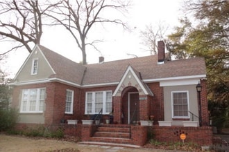 Building Photo - 1721 St Elmo Dr