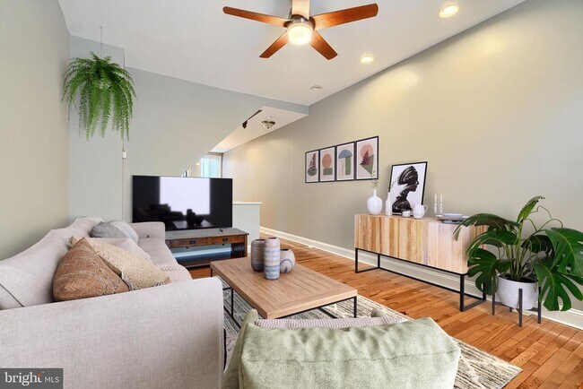 Foto del edificio - 131 N Patterson Park Ave