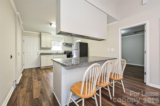 Foto del edificio - 302 E Hudson St