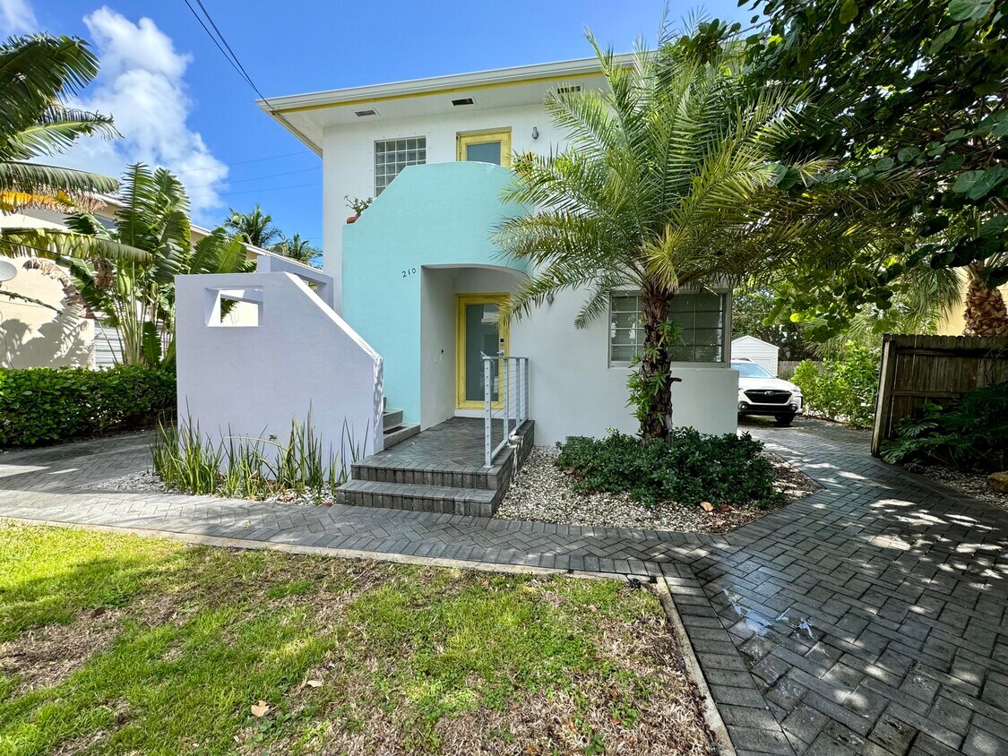 Primary Photo - 210 Ocean Breeze