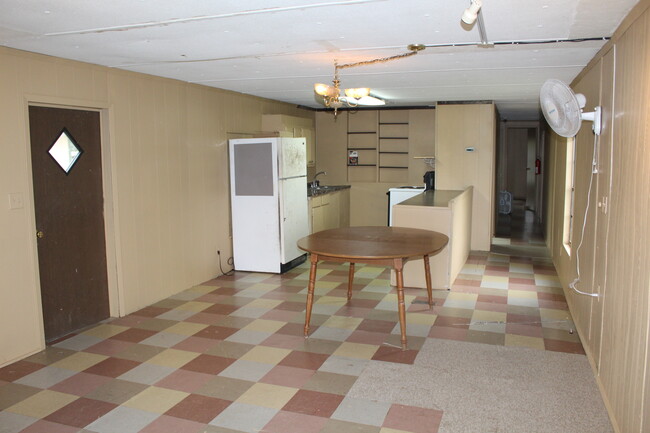 Building Photo - 8201 Maurice Ave