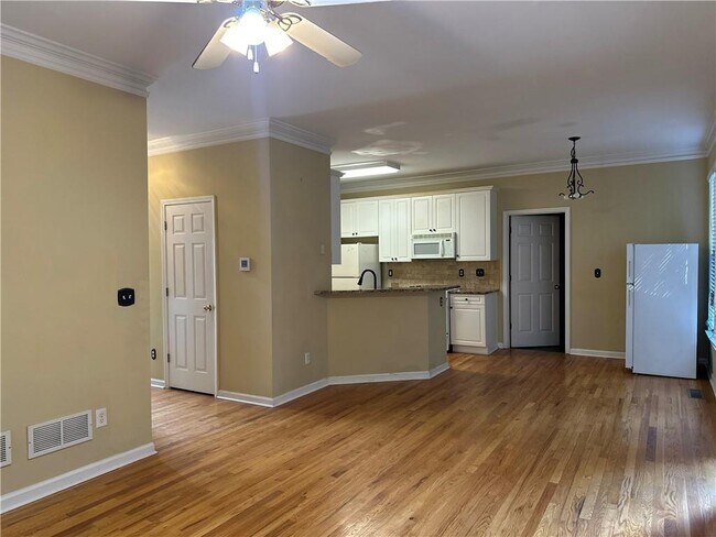 Foto del edificio - 5340 Lexington View Pl