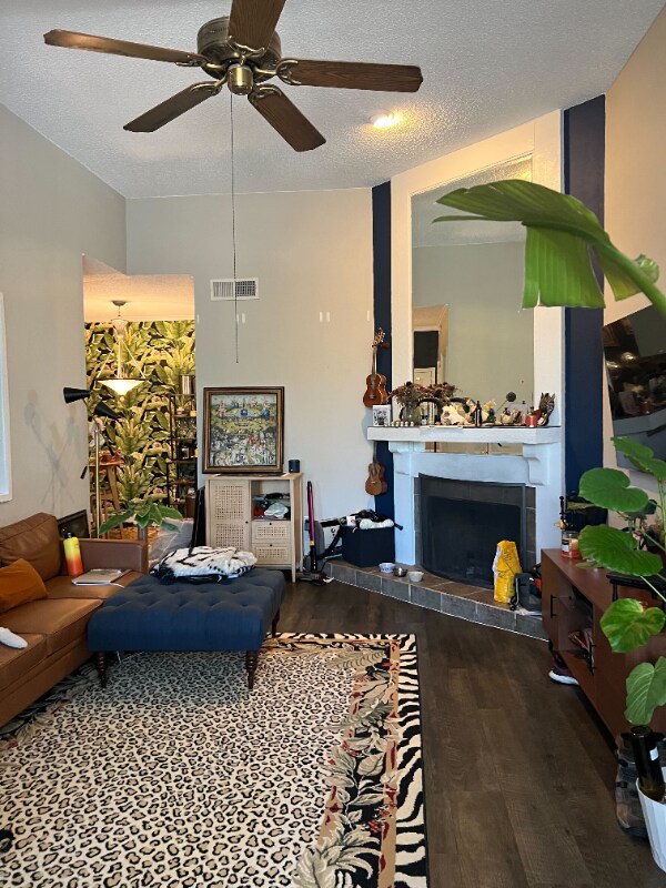 Building Photo - 9254 Forest Ln