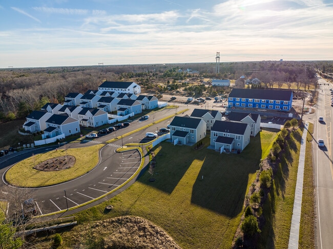 Building Photo - Carver Landing