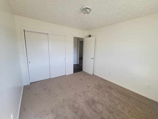 Building Photo - 415 Chapman Ct