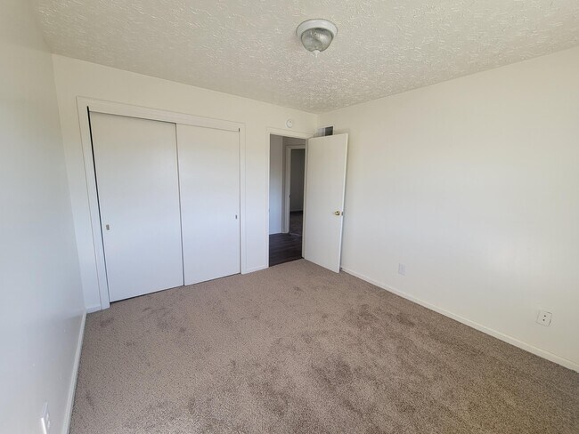 Foto del edificio - 415 Chapman Ct