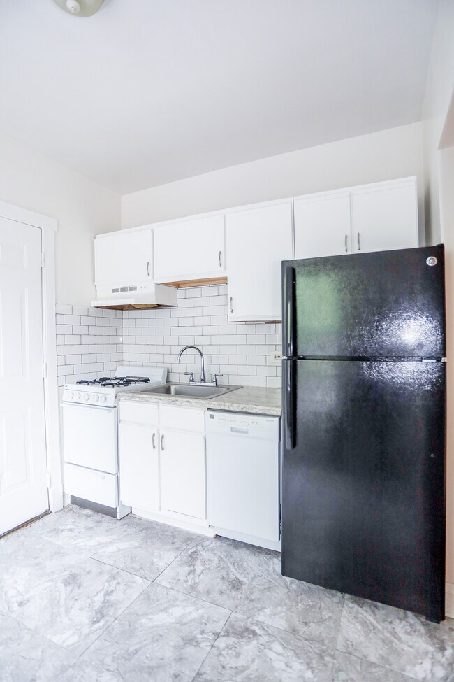 Building Photo - 2625.5 N Spaulding Ave
