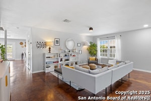 Foto del edificio - 7314 Raintree Forest