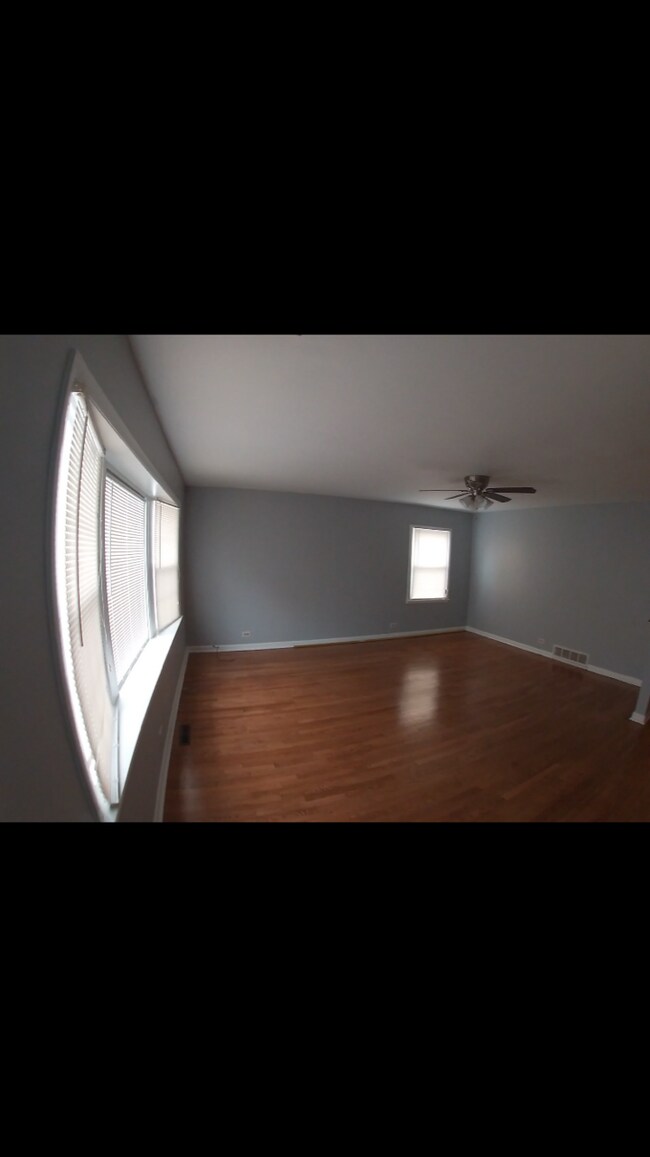 Foto del edificio - 8801 S Cottage Grove Ave