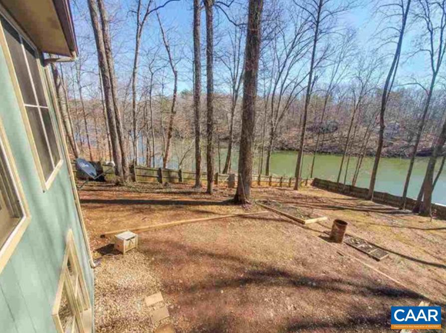 Primary Photo - 199 N White Oak Lakeview Dr