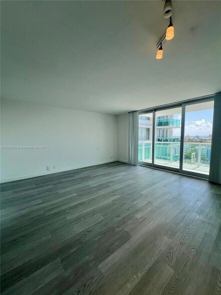 Foto del edificio - 1000 West Ave