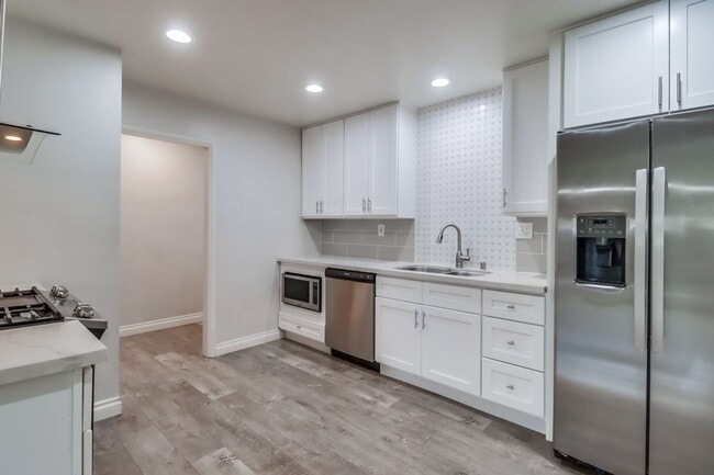 Building Photo - Imperial Beach, Gorgeous 4 bed 2 bath home...