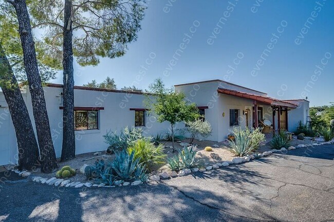 Foto del edificio - 4430 N Hacienda Del Sol Rd