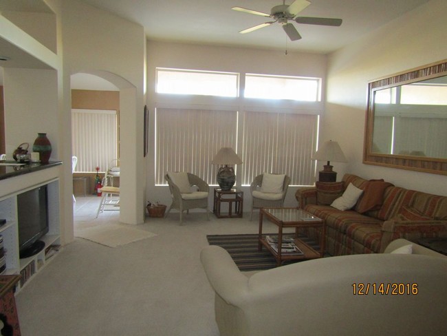 Foto del edificio - 13620 W Robertson Dr