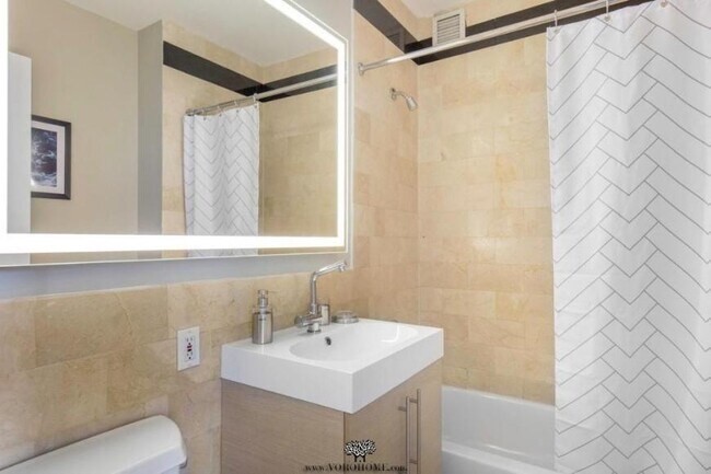 Building Photo - 1 bedroom in New York NY 10004
