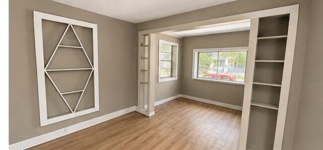 Foto del edificio - 1068 E 13th St
