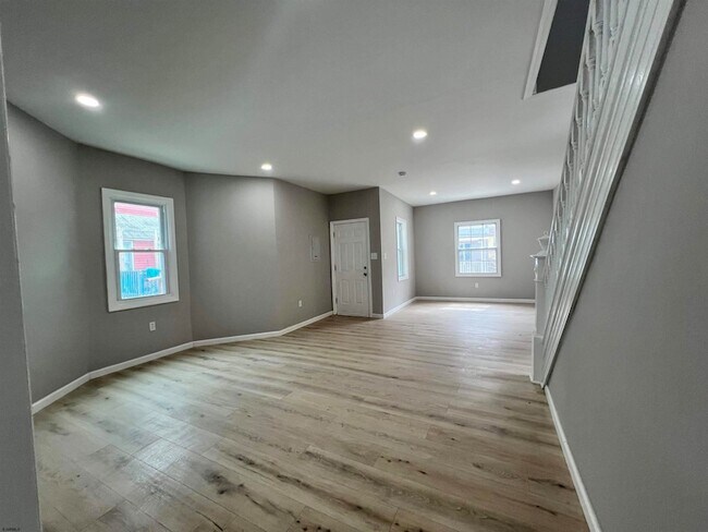 Foto del edificio - 21 S Spray Ave