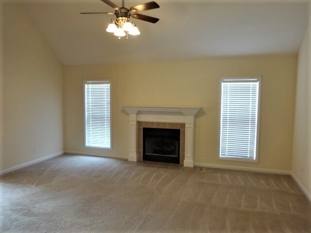 Building Photo - 633 Tylertown Rd