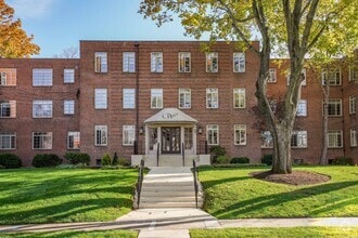 Building Photo - 20 Outlook Ave