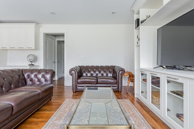 Building Photo - 23034 76A Av