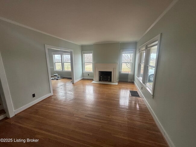 Building Photo - 2167 Eminence