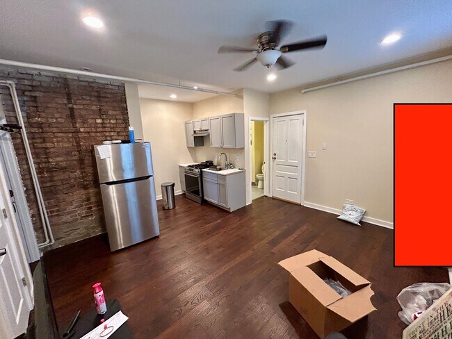 Foto del edificio - 735 E 88th St