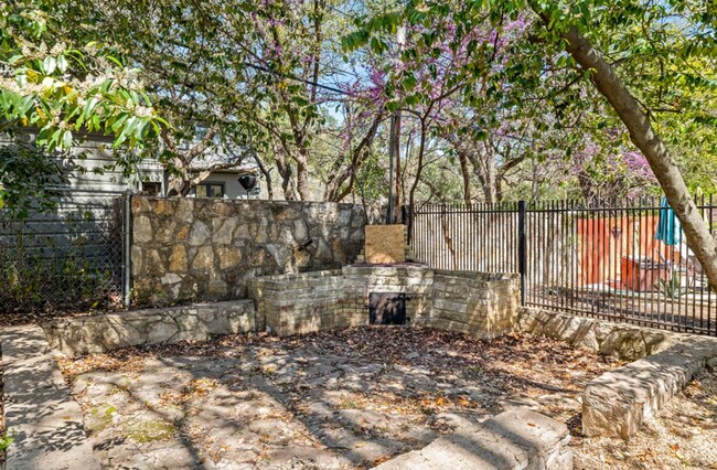Foto del edificio - Gorgeous Tarrytown Home for Rent