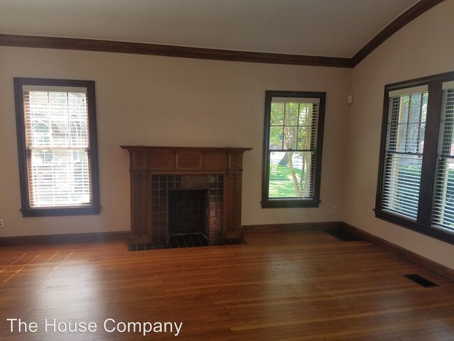 Building Photo - 3 br, 3 bath House - 16 Cedar Lawn Circle