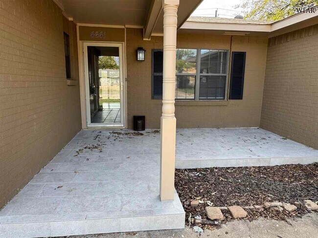 Building Photo - 4641 Cascades Dr