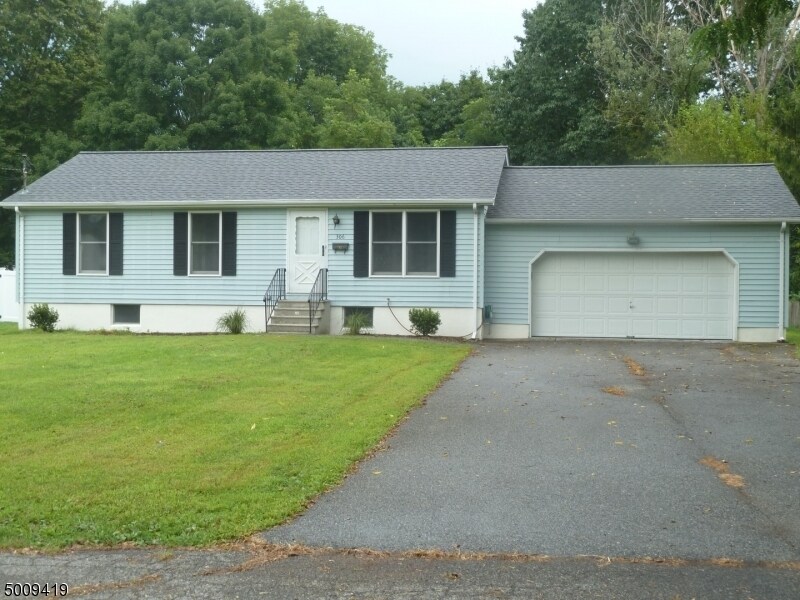 Primary Photo - 306 Cook St