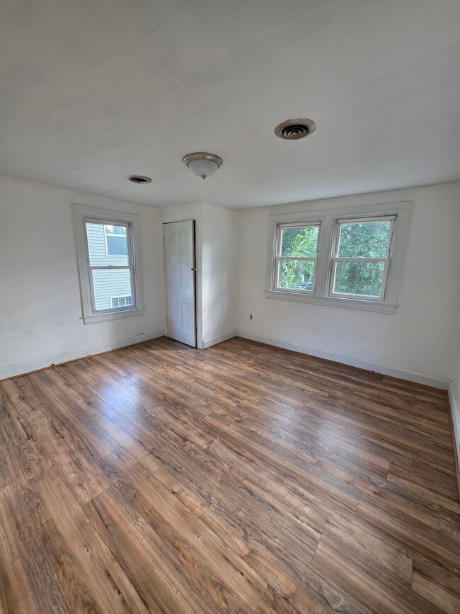 Building Photo - 307 N Governors Ave