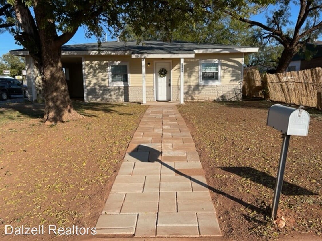 6425 Central Park Blvd