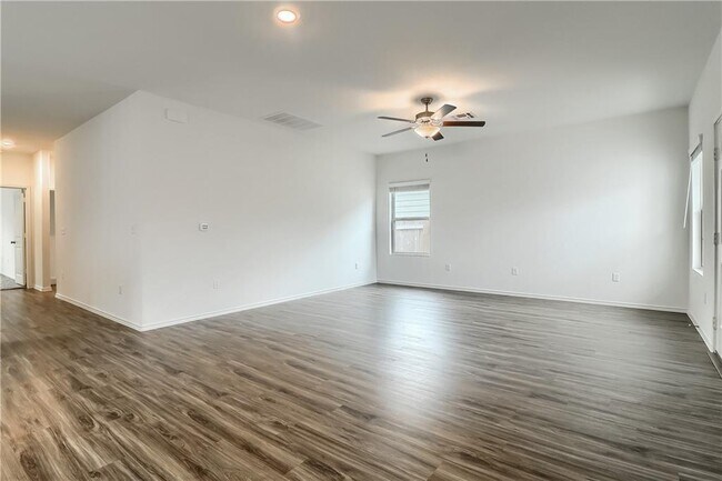 Foto del edificio - 7213 Tonka Ln