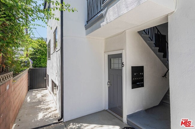 Building Photo - 4422 Melbourne Ave