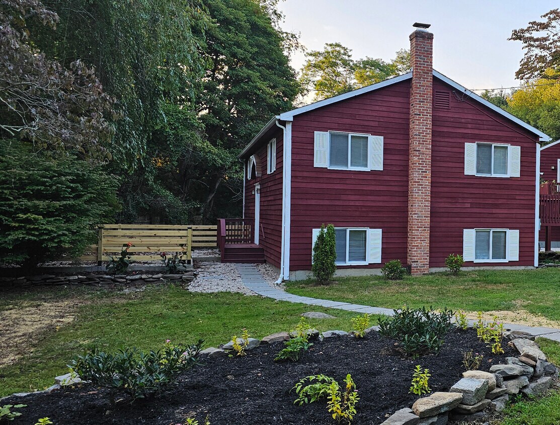 Primary Photo - 12 Sands Dr
