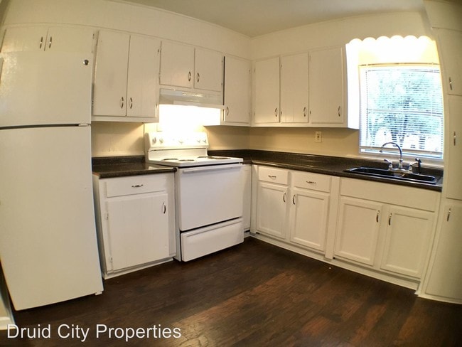 Building Photo - 414 42nd St