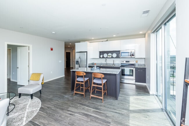 2BD, 2BA - 978SF - Kitchen - Skyline Tower