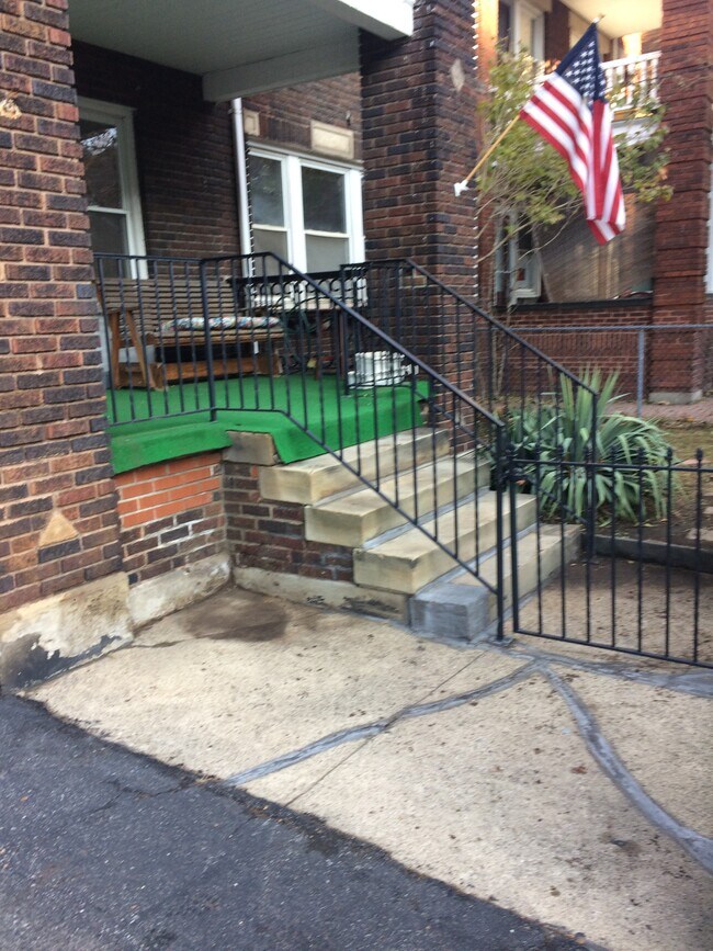 Foto del edificio - 2210 Murray Hill Rd