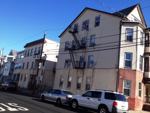 Building Photo - 53 17th Ave