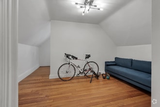 Building Photo - 511 Angell St