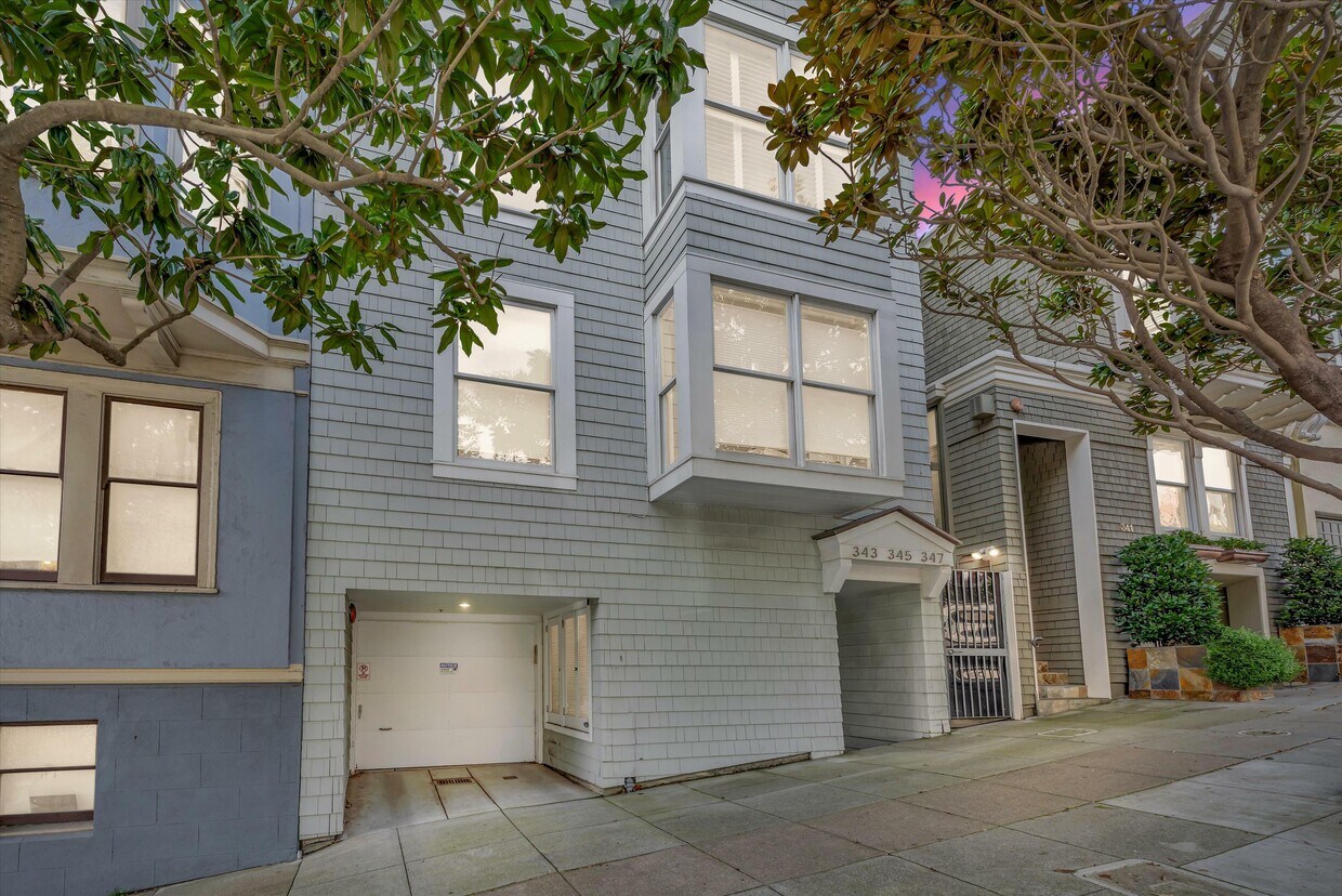 Primary Photo - 345 Maple St