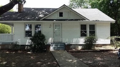 Building Photo - 808 NC-161