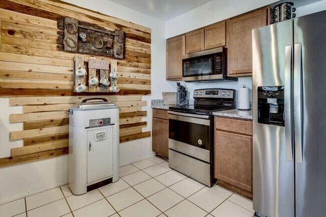 Foto del edificio - 12602 N 105th Ave