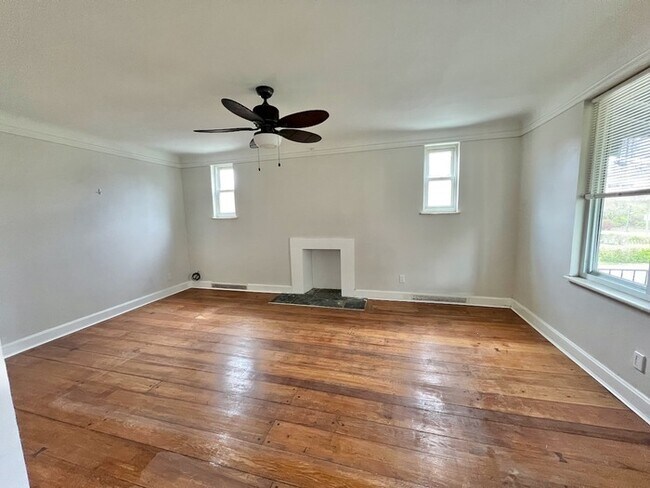 Building Photo - Room for Everyone in Paddock Hills!